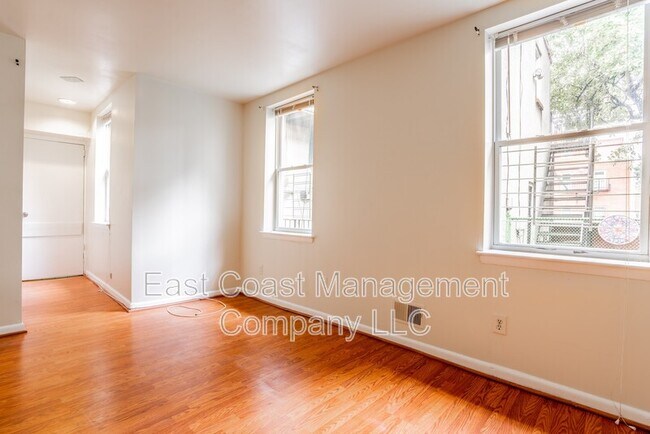 Building Photo - 1502 E Baltimore St