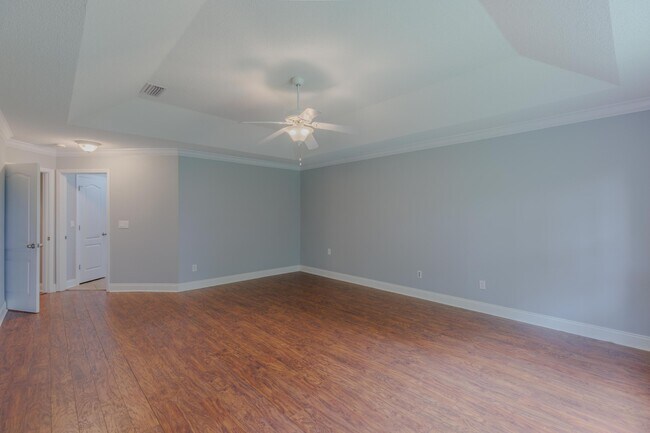 Building Photo - 7303 Frankfort St