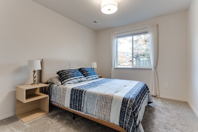 Building Photo - 1526 McKinley St