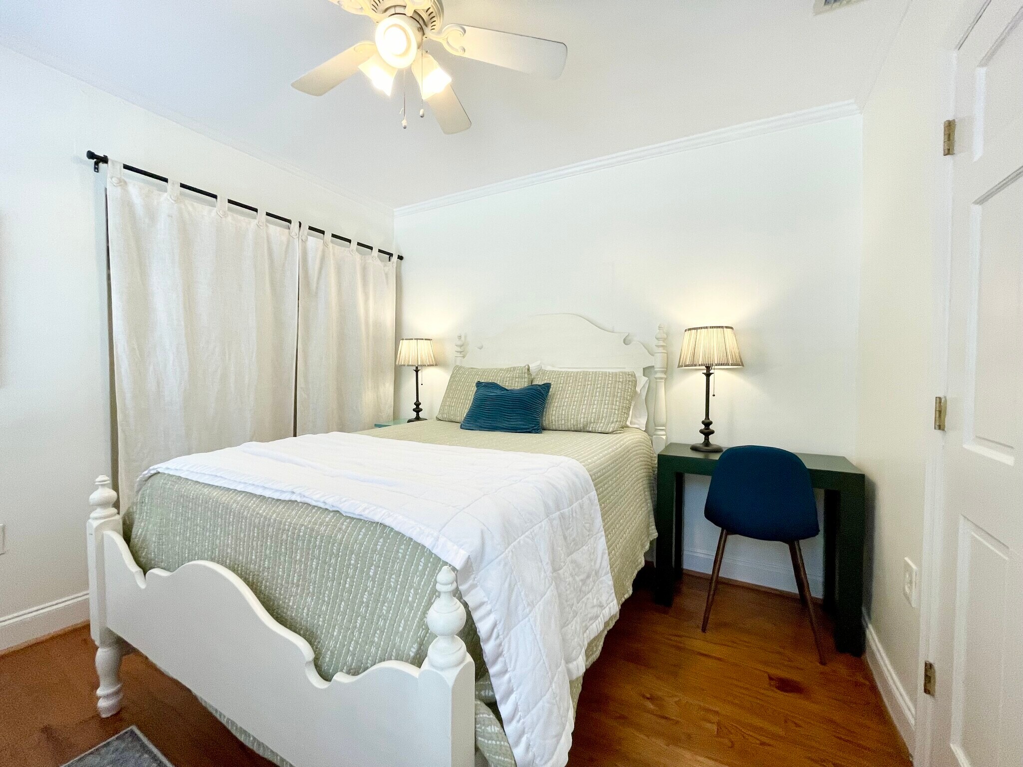 Bedroom #2, Full Bed, Desk, Closet - 215 W Taylor St