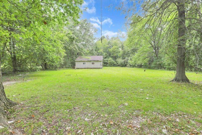 Building Photo - 2365 Stelzer Rd