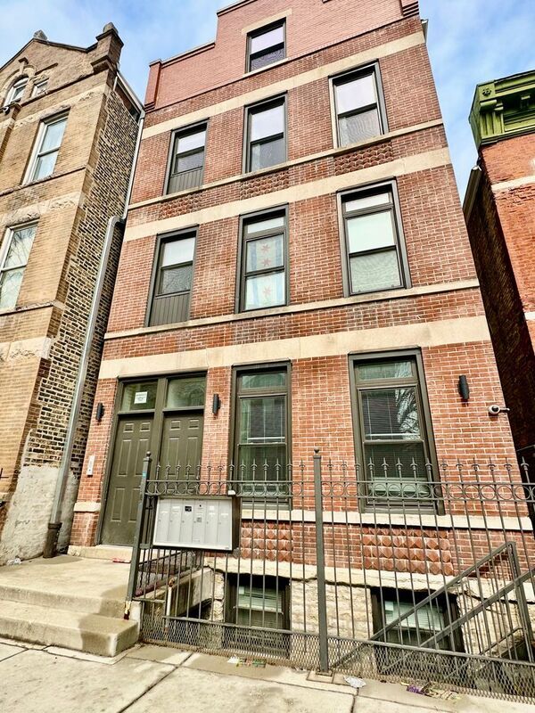 Building Photo - 1520 W 18th Pl