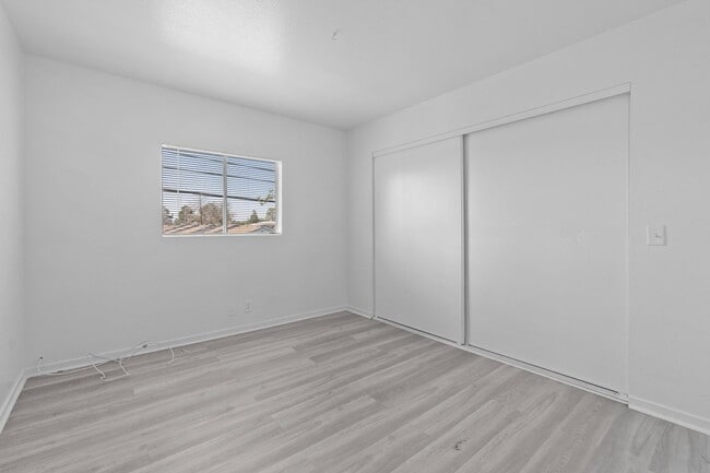 Building Photo - Charming 2-Bedroom Unit! *** $500 off Firs...