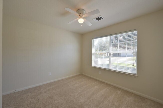 Building Photo - 28927 Rio Grande River Dr