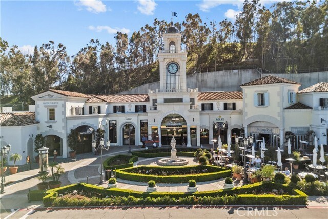 Building Photo - 23675 Park Capri