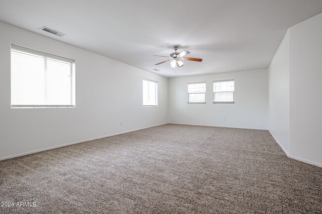 Building Photo - 811 E Kapasi Ln