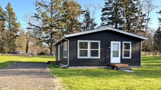 Building Photo - 24814 V Ln