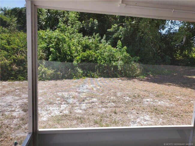 Building Photo - 1257 NE Sago Dr