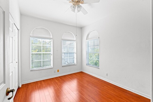 Building Photo - 3156 Laurel Ridge Cir