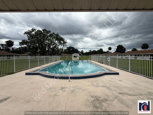 Building Photo - 3/1 Apartment in Deland - Close to Hontoon...
