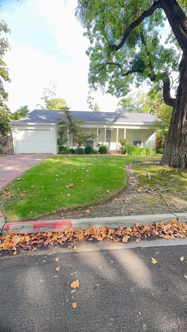 Building Photo - Cute 2 Bedroom Home in the College Neighbo...