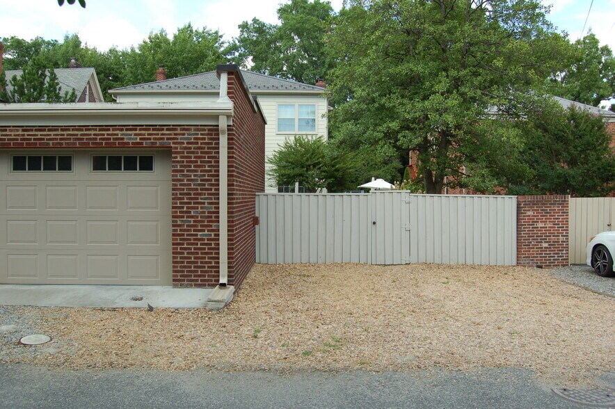 Building Photo - 3309 Monument Ave