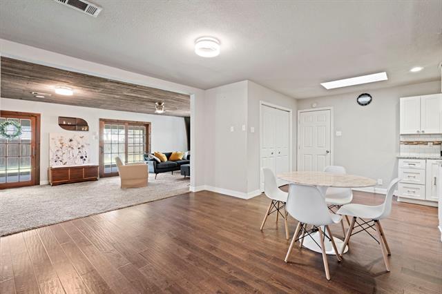 Building Photo - 2942 Esterbrook Dr