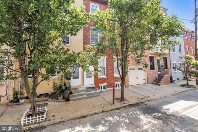 Building Photo - 719 N Uber St