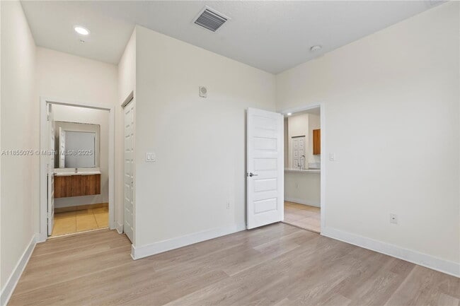 Building Photo - 7831 NW 104th Ave