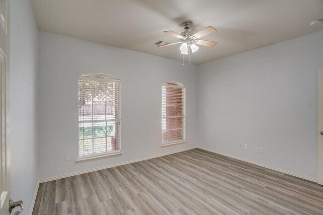 Building Photo - 3310 Zinfandel Ln