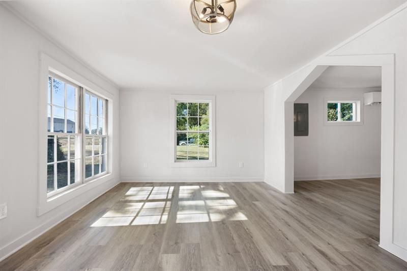 Building Photo - 24 E Iron Belt Rd SE