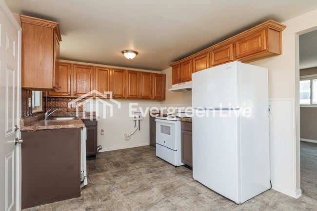 Building Photo - 4014 Woodcliffe Ave