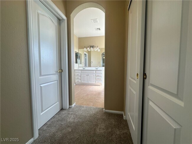 Building Photo - 5023 Auburn Skyline St