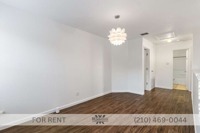 Building Photo - 203 Shadbush St