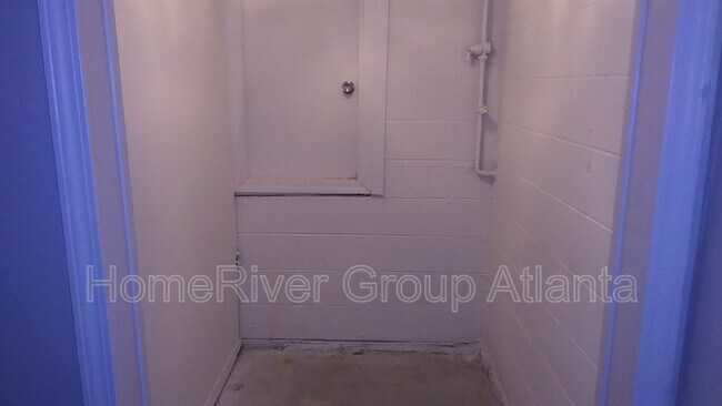 Building Photo - 1715 Highland Pl