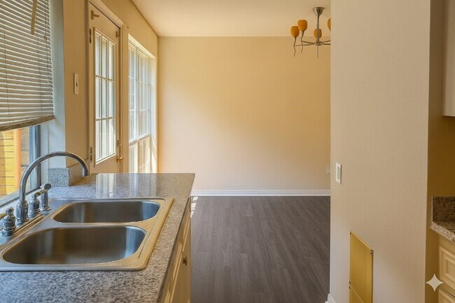 Building Photo - 9146 Wilcrest Dr