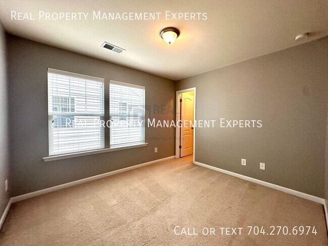 Building Photo - 13102 Heath Grove Dr