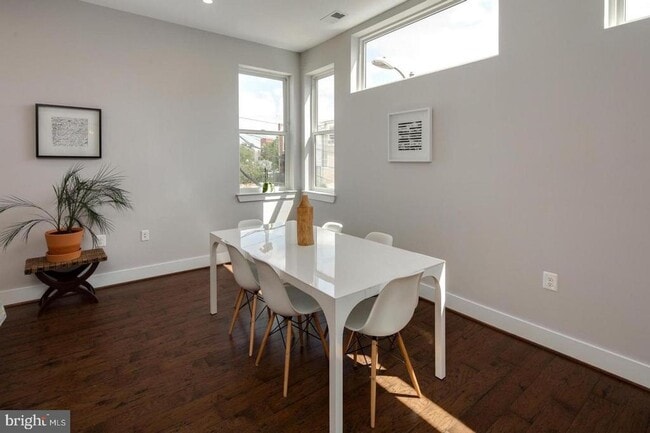 Building Photo - 3542 Warder St NW