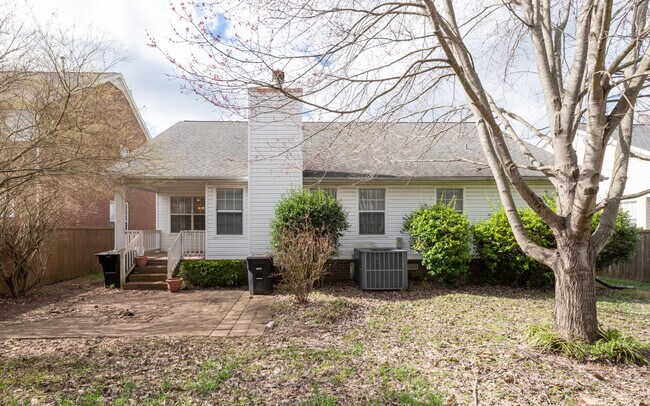 Building Photo - 3004 Helmsdale Ln