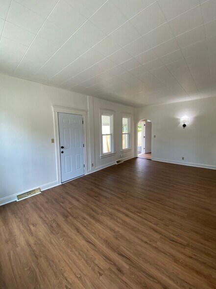 Building Photo - 811 Willard St