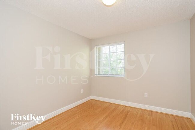 Building Photo - 12324 SW 143rd Ln