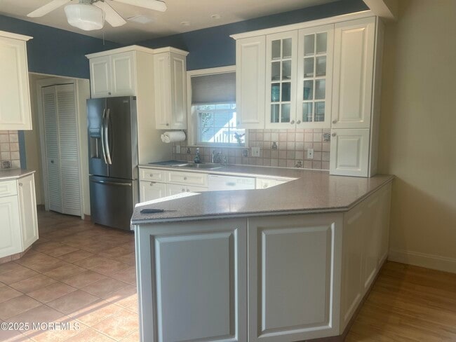 Building Photo - 327 Woodland Ave