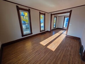 Building Photo - 523-525 Bay