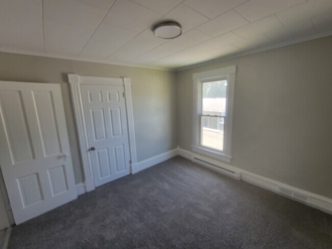 Building Photo - 516 2nd Ave S