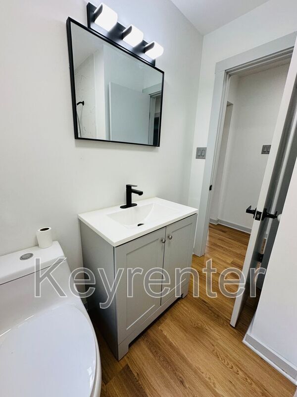 Building Photo - 800 Gertrude Ave