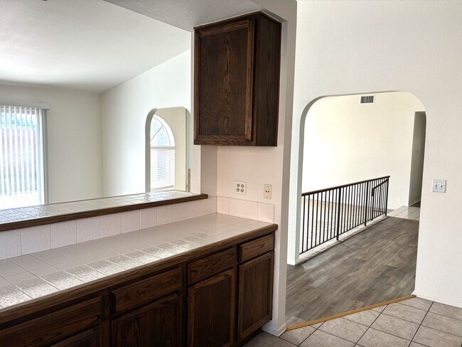 Building Photo - GREAT NEIGHBORHOOD IN RIALTO HILLS 4BED+2BATH