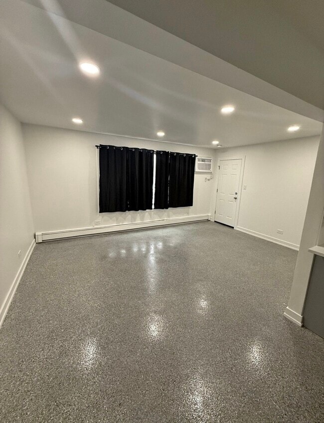 Building Photo - 6005 W 35th St