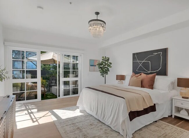 Building Photo - Hidden-Gem Townhouse in WeHo: 2 Bed/2.5 Bath, Private Entrance + Patios, 2 Parking, Norma Triangle