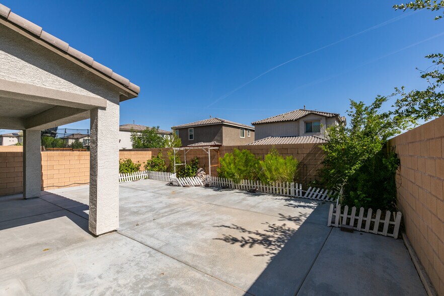 Building Photo - 6442 Kobe Knoll Ct