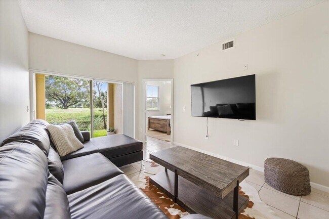 Building Photo - 2060 Greenview Shores Blvd