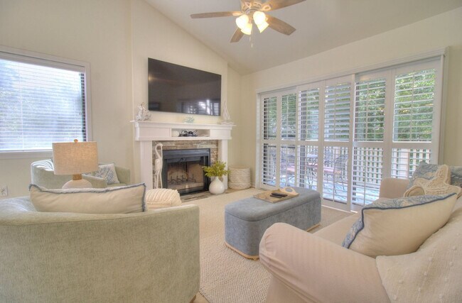 Building Photo - 301 Myrtlewood Ct
