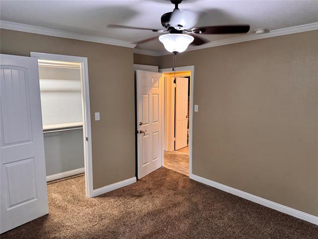 Building Photo - 912 Iowa St