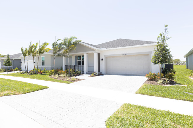 Primary Photo - 6632 Cloverdale Ave