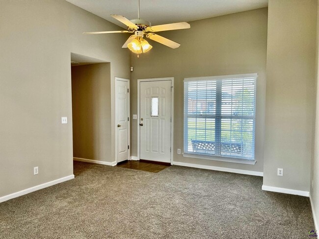 Building Photo - 201 Tyson Glen Dr