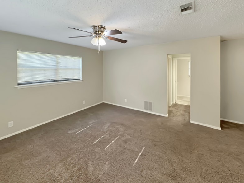 Building Photo - 1524 Timber Creek Dr