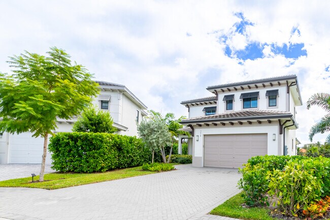 Building Photo - 3018 Safflower Cir