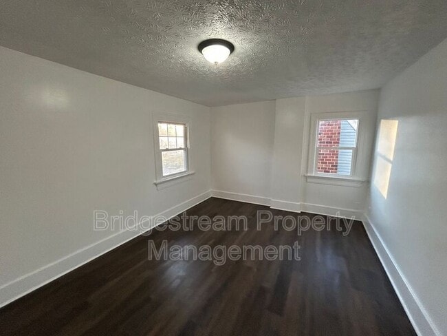 Building Photo - 167 W Hudson Ave