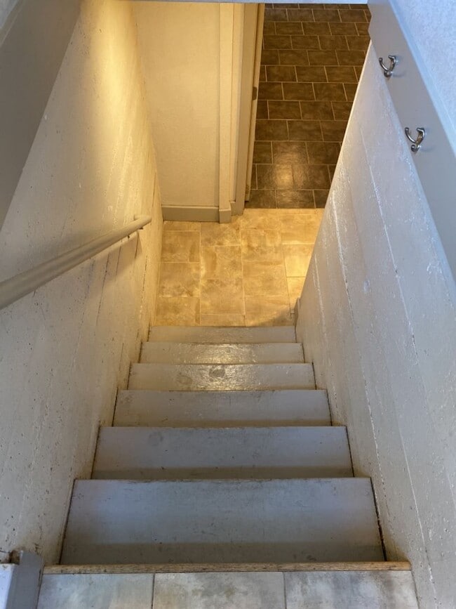 Building Photo - STUDENTS WELCOME! Charming 3 Bed 2 Bath Single Family Home in Old Town