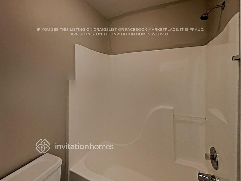 Building Photo - 325 Providence Rd