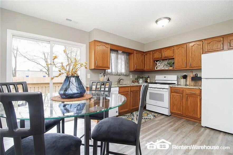 Building Photo - 1933 E 25th St